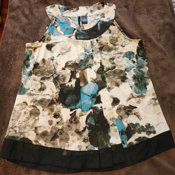 Sleeveless Top with Pleating and Sheer Trim Multi Color Black/Teal/Cream - Picture 3 of 8